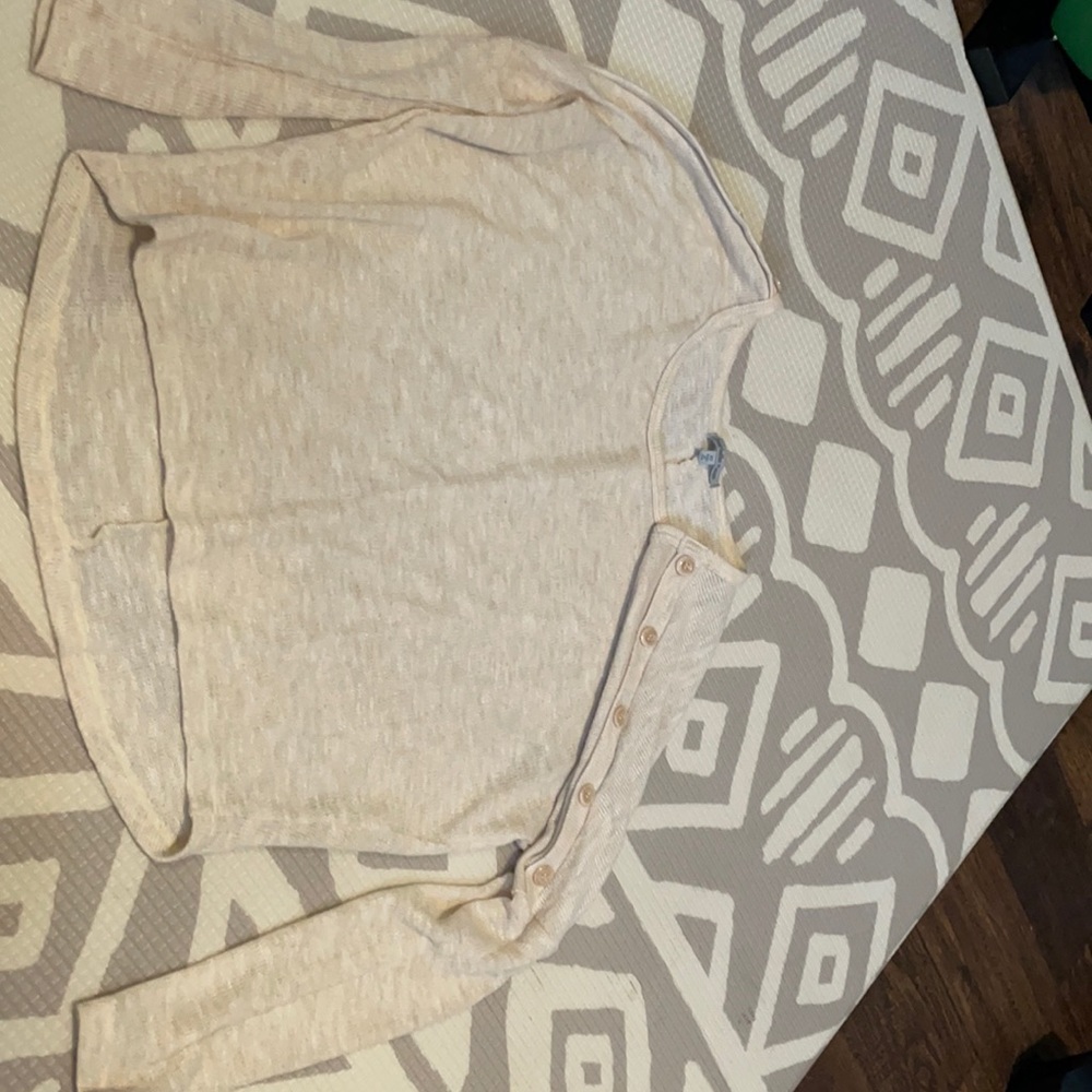 Light weight sweater